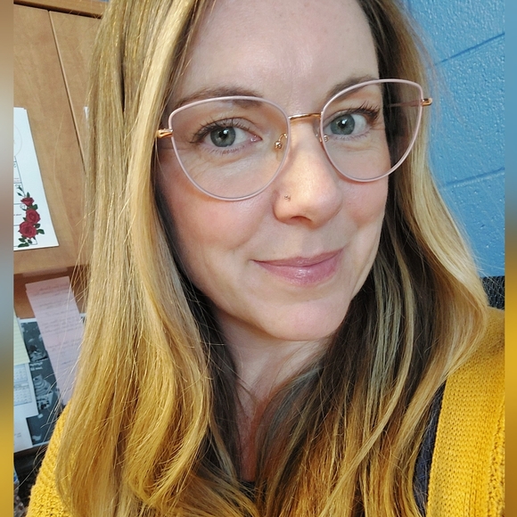 Meet your Posher, Alice - Picture 1 of 1